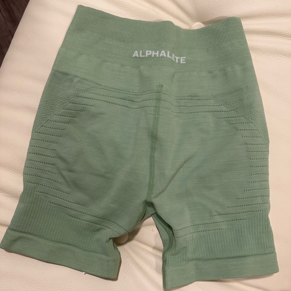 Alphalete Ozone Short - in Pistachio  - brand new, never worn!